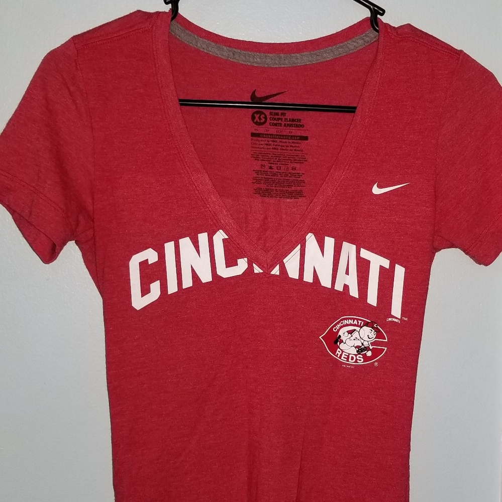 Nike Cincinnati Reds V-neck